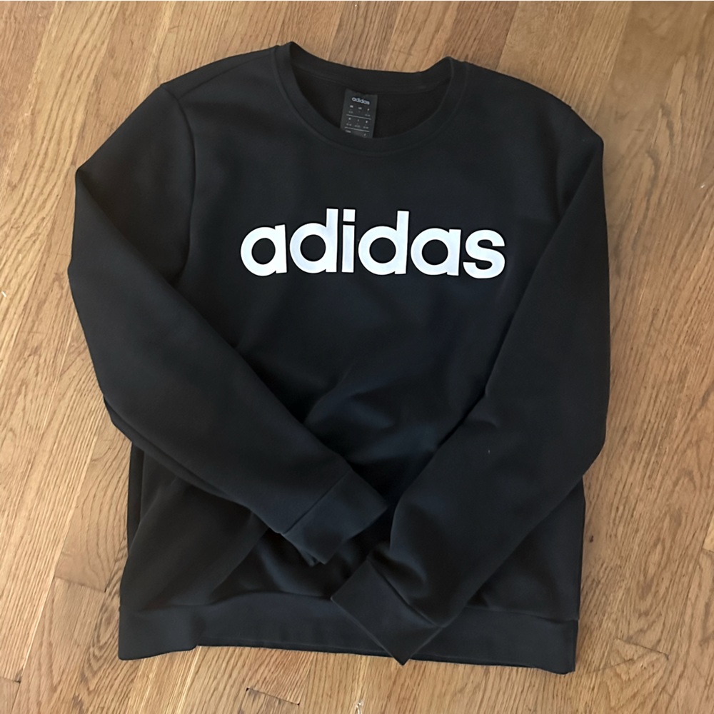 Great Condition adidas crewneck sweatshirt.